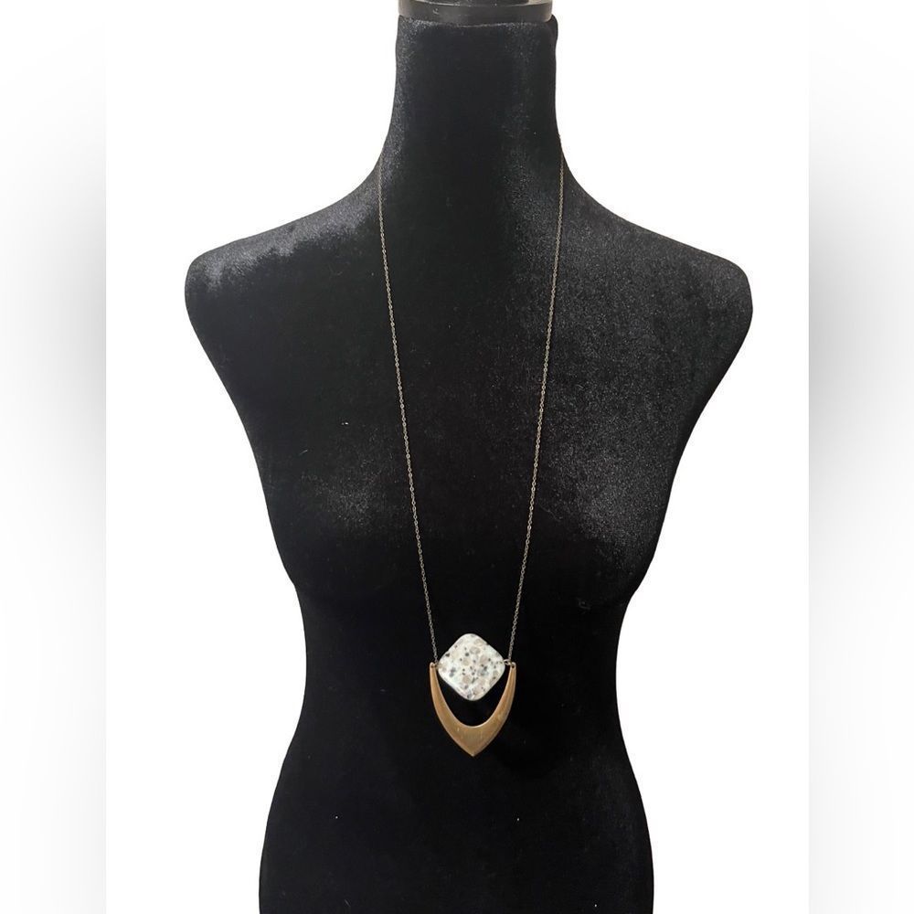 Bronze and stone pendant necklace. NWOT. Adjustable chain. Great condition! - Picture 2 of 3